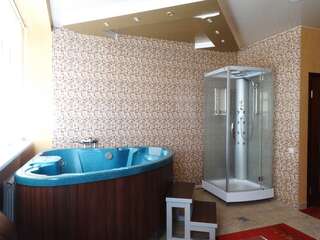 Гостиница Золотая миля Рязань Люкс с гидромассажной ванной-11